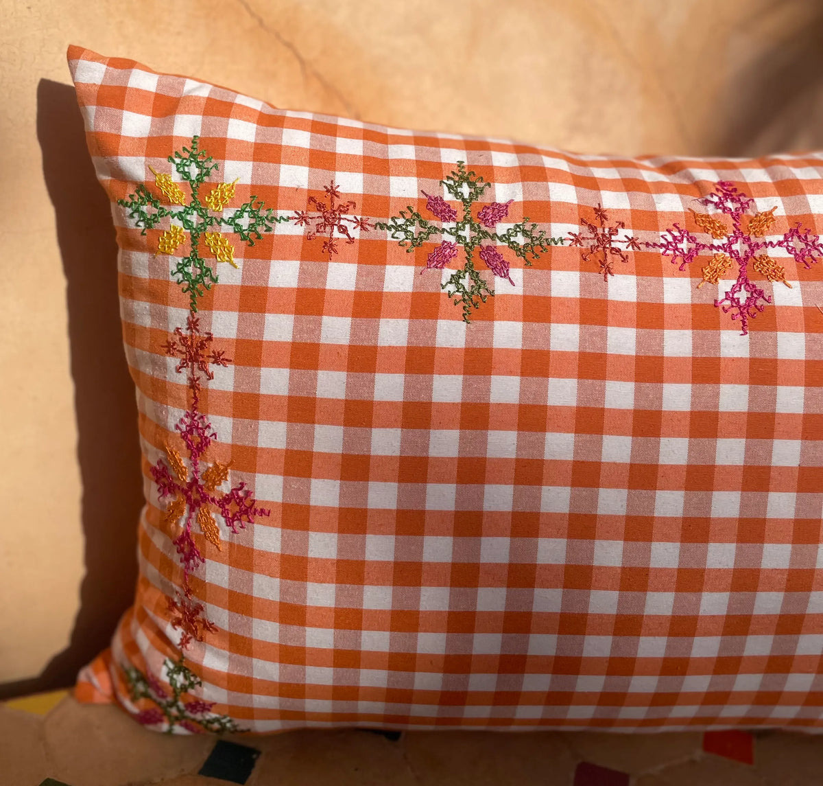 Housse de coussin brodée Amber