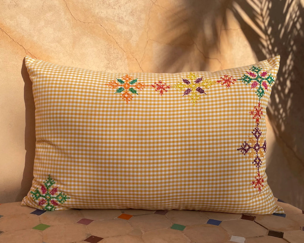 Housse de coussin brodée Sana